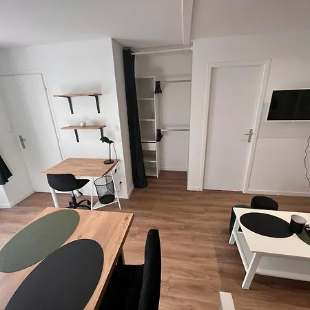 Apartment Les Bords Du Clain - Entree Autonome